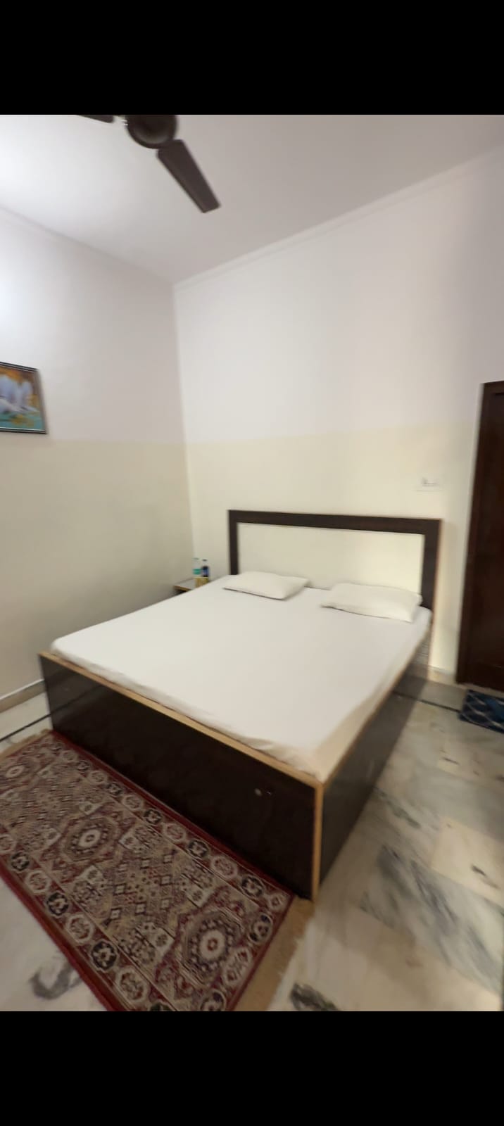 Comfortable Rooms at Moon Light Home Stay Meerut
